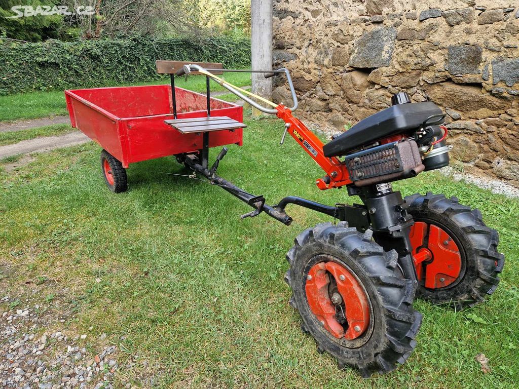 malotraktor Vari