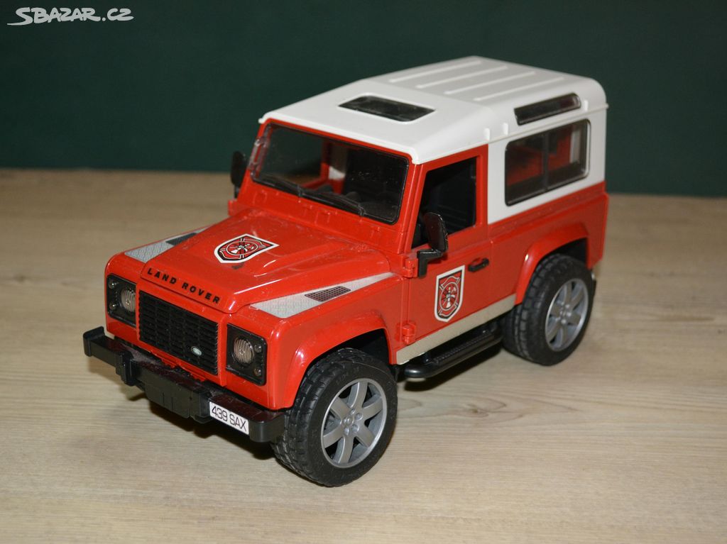 Bruder zásahový vůz Land Rover Defender (3796)