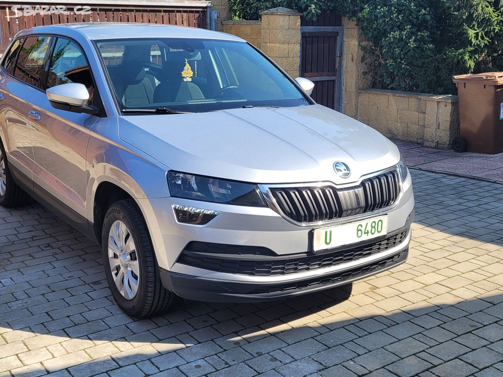 Škoda Karoq TSi benzin 159tkm serviska 2020 navi