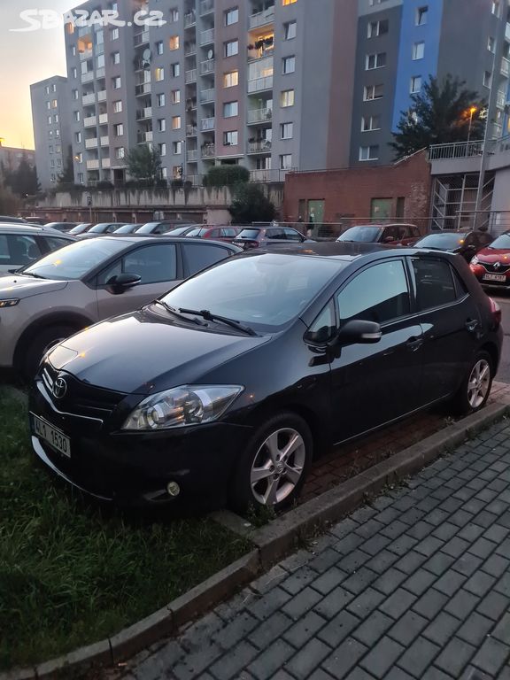 Toyota Auris 2011