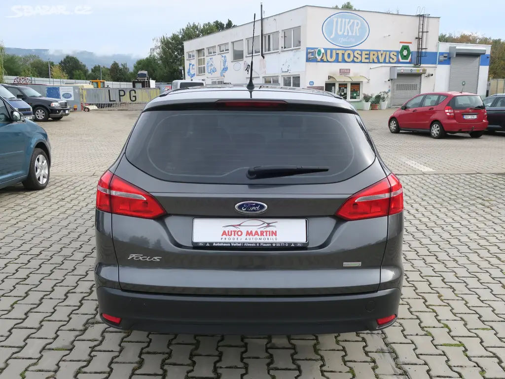 Prodám Ford Focus 1.0 i 74 kW nové STK - fotka 5