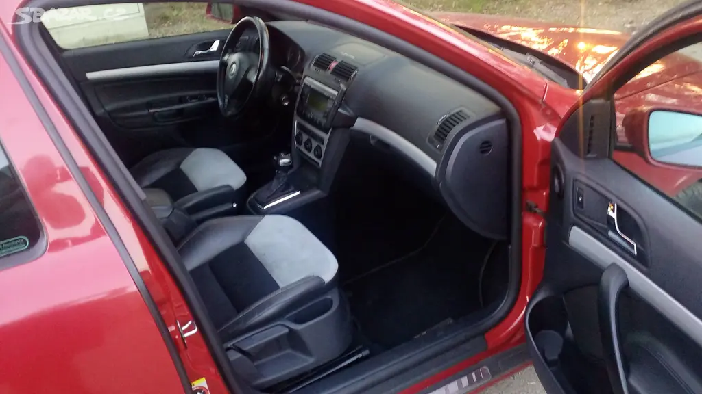 Škoda Octavia combi II RS 2.0 TDI rv 12/2008-TOP - fotka 6