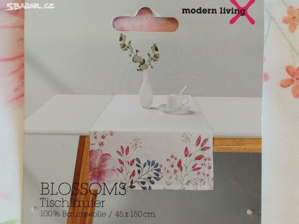 nový květinový běhoun na stůl 45x150 cm Blossoms