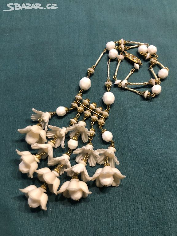 Starožitný náhrdelník Art deco plast kov květy Jbc