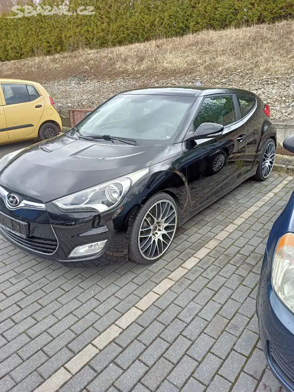 Hyundai veloster 1.6. r.2012 t 152000km
