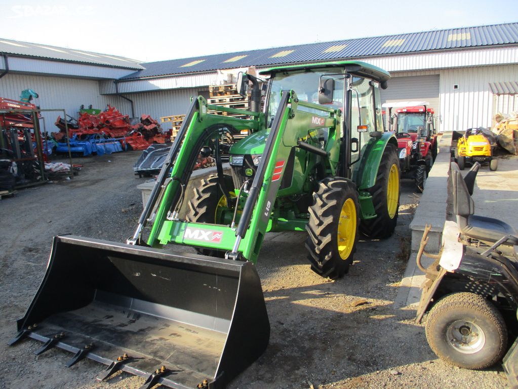 Malotraktor John Deere 5075 E nový