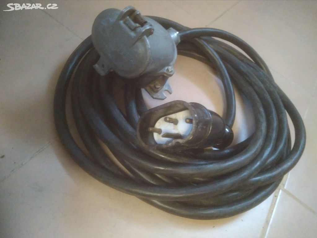 Prodlužovací kabel 10,5m 25A