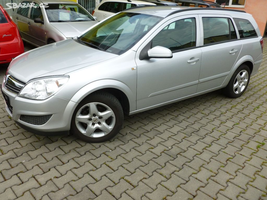 Opel Astra H 1.6 16V 85KW KOMBI /bez koroze/