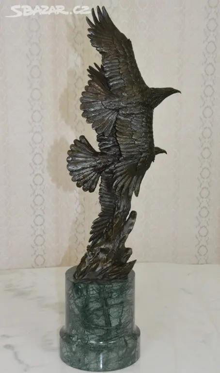 Bronzová socha - Orli v letu - na mramoru - Koclířov - Bazar - Sbazar.cz