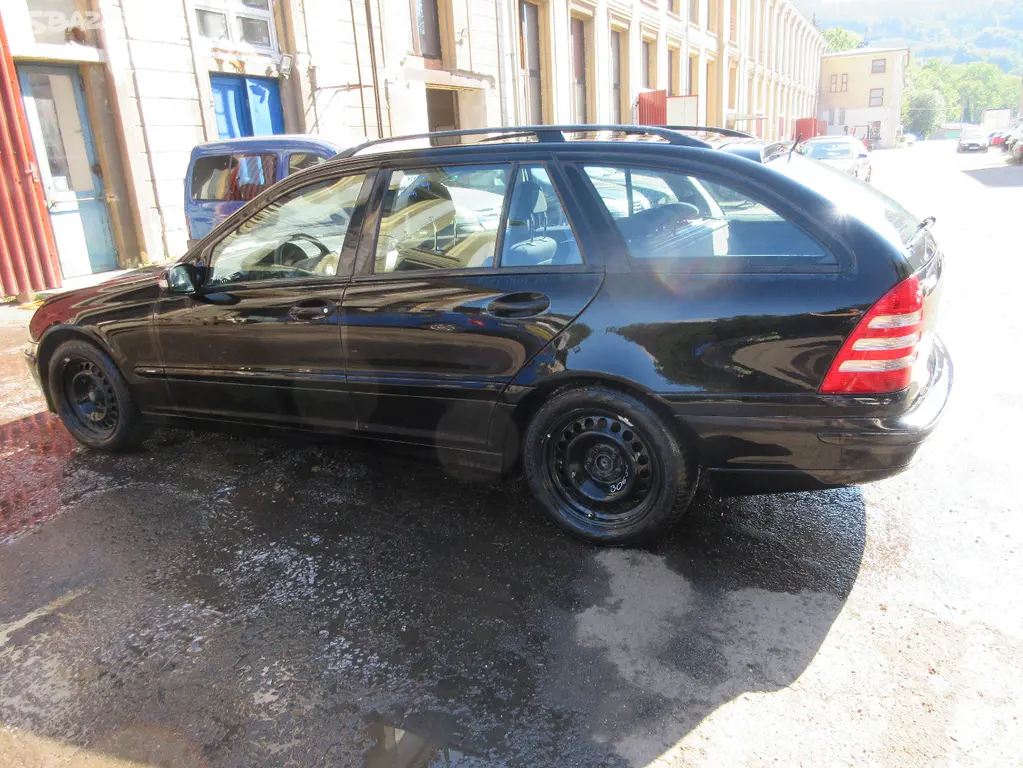 MERCEDES BENZ 220 CDI - fotka 2