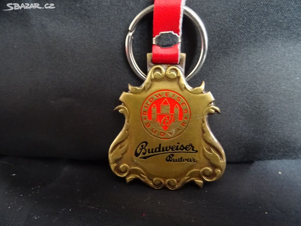 K0866 _ Přívěšek na klíče Budweiser Budvar