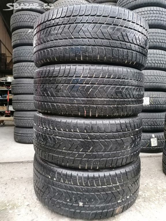 Zimní pneu = 285/45 R20 = PIRELLI