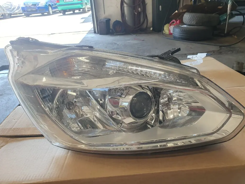 Světlo ford transit pravé přední 2045135 svetlomet - Libice nad ...