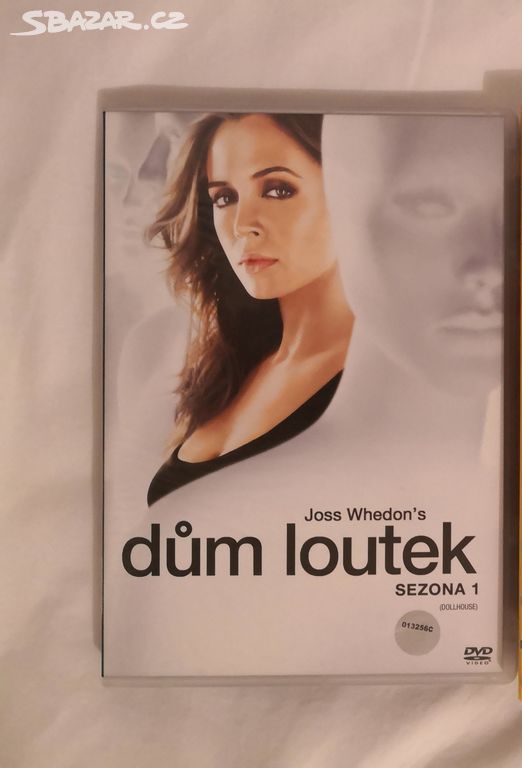 Seriál Dům loutek na DVD