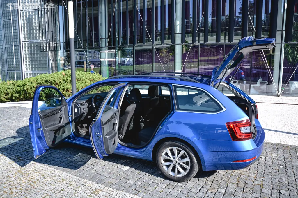 Škoda Octavia Combi 1.5 Tsi G-Tec Style 7st Dsg - fotka 4