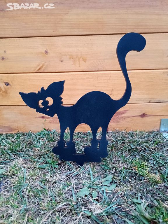 Černá kočka v botách - ocelová zahradní dekorace