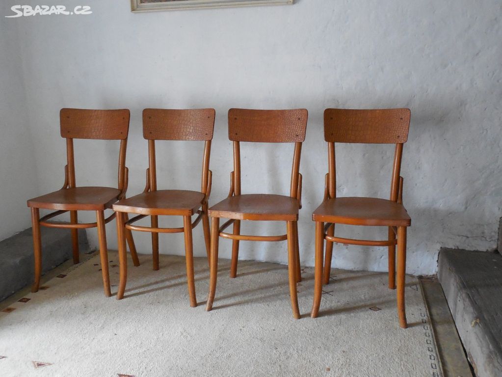 Čtyři židle Thonet