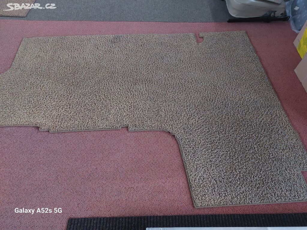 koberec Knaus SW 580UE  černý/hnědý