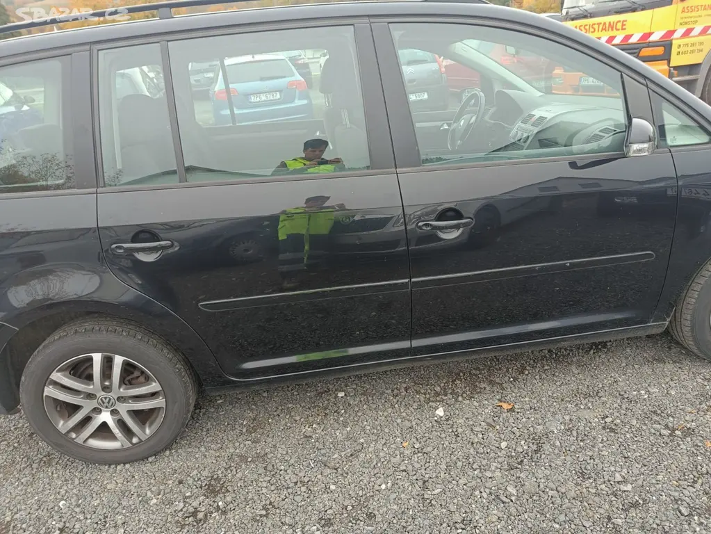 VW Touran 1,9 TDi * 7 - míst - fotka 6