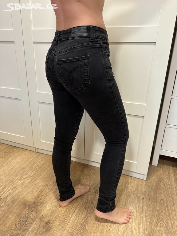 ESPRIT dámské jeans W27L32