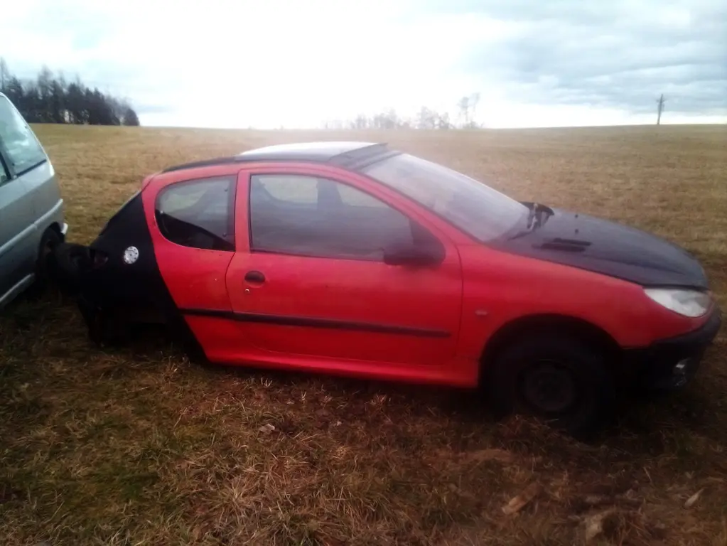 Peugeot 206 1.2 i, na ND - fotka 2