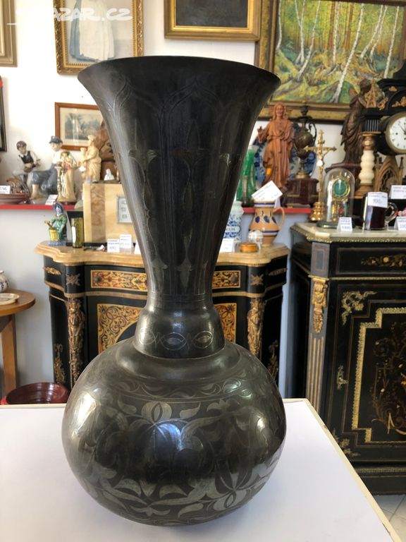 Kovová orientální váza č. 7628