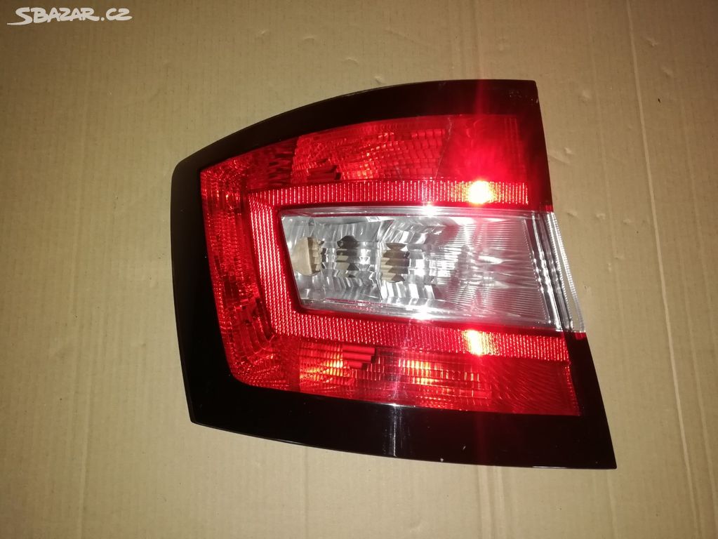 Škoda Fabia III combi levé zadní světlo