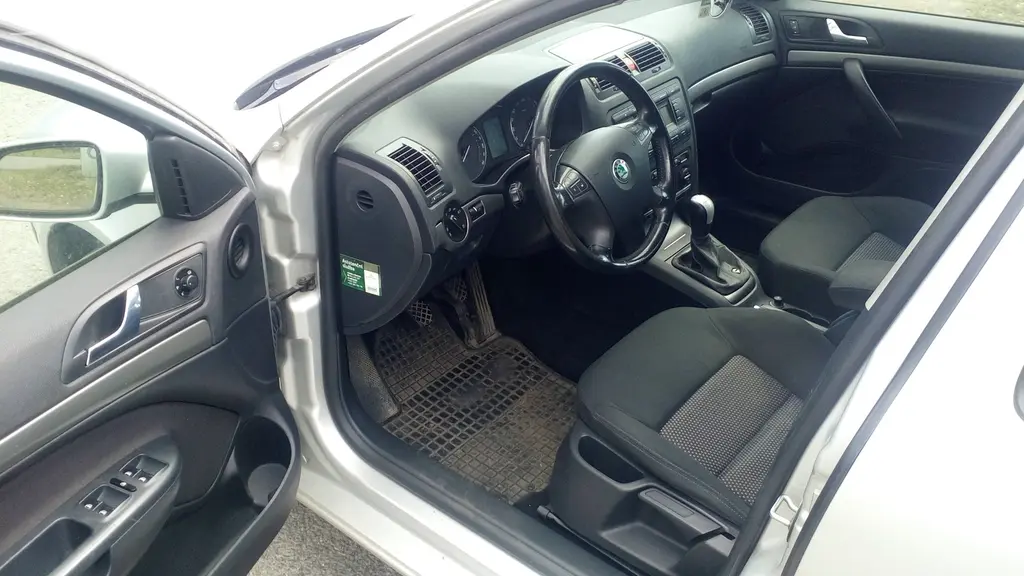 Škoda Octavia combi II 4x4 2.0 FSI Tažné-CZ-TOP - fotka 4