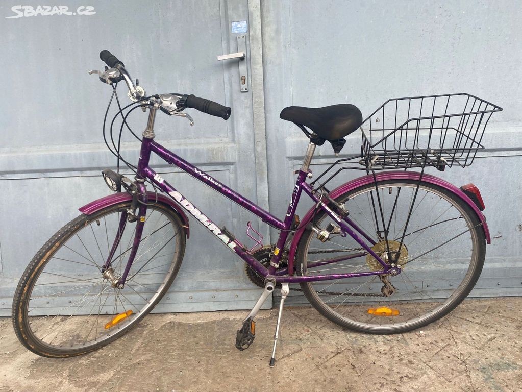 Staré dámské jízdní kolo ozn. ADMIRAL
