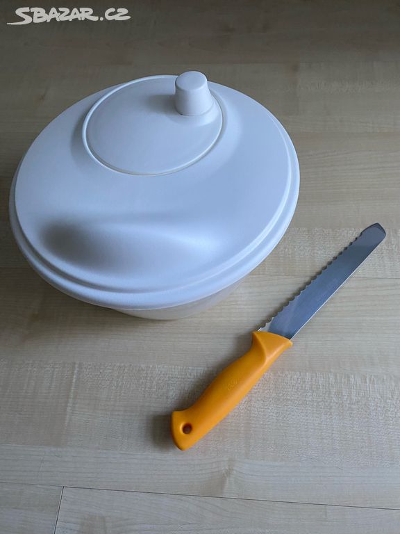 Odstředivka na salát  + nůž na pečivo
