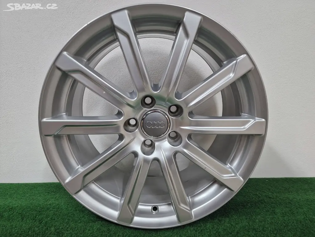 Audi A6   4F0601025DD  Alu kola 18"    Originál