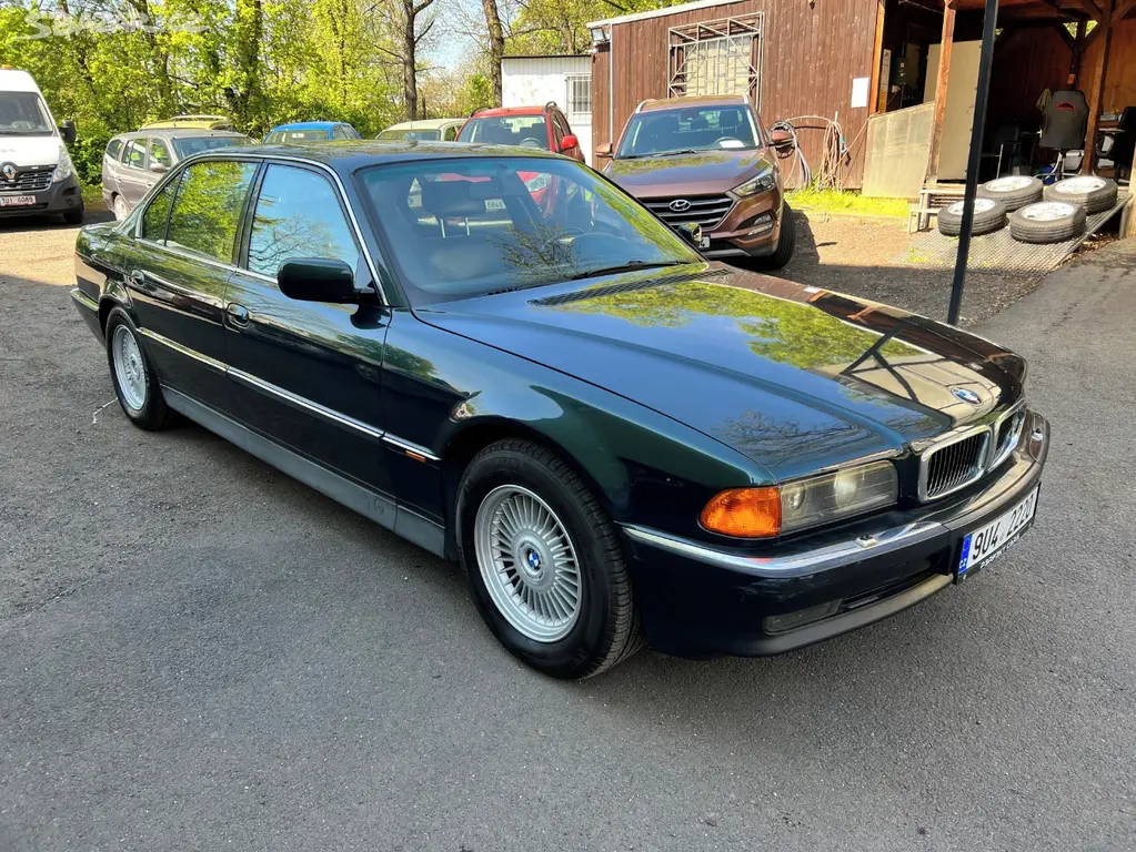 BMW Řada 7, 750 il, V12, 240 Kw, E38, pěkný stav! - fotka 3