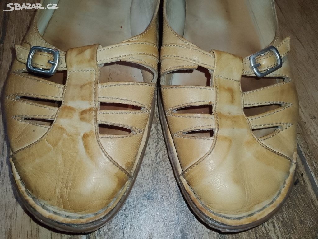 Kožené sandály Karyoka vel. 42