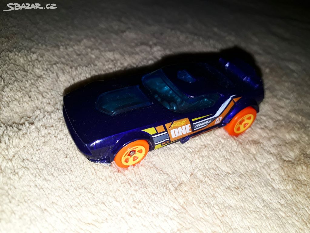 kovové autíčko hot wheels v měřítku 1:64 cm