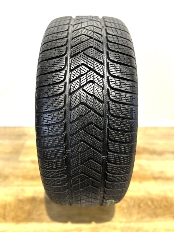 2x zimní Pirelli Scorpion Winter 255/50/19 107V