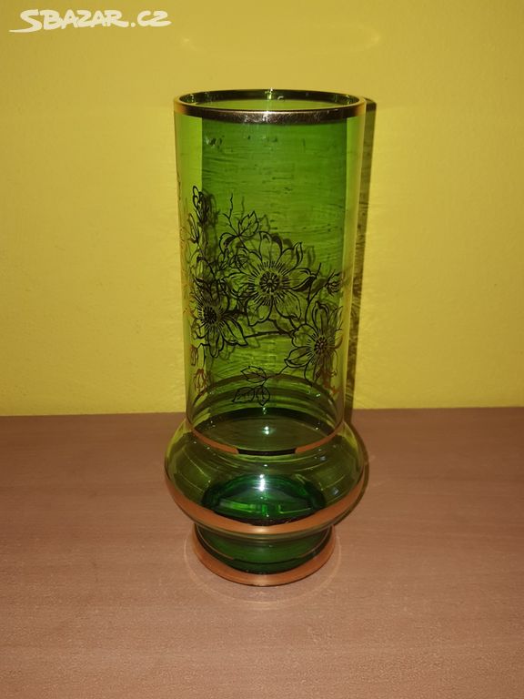 Váza - zelené sklo, výborný stav