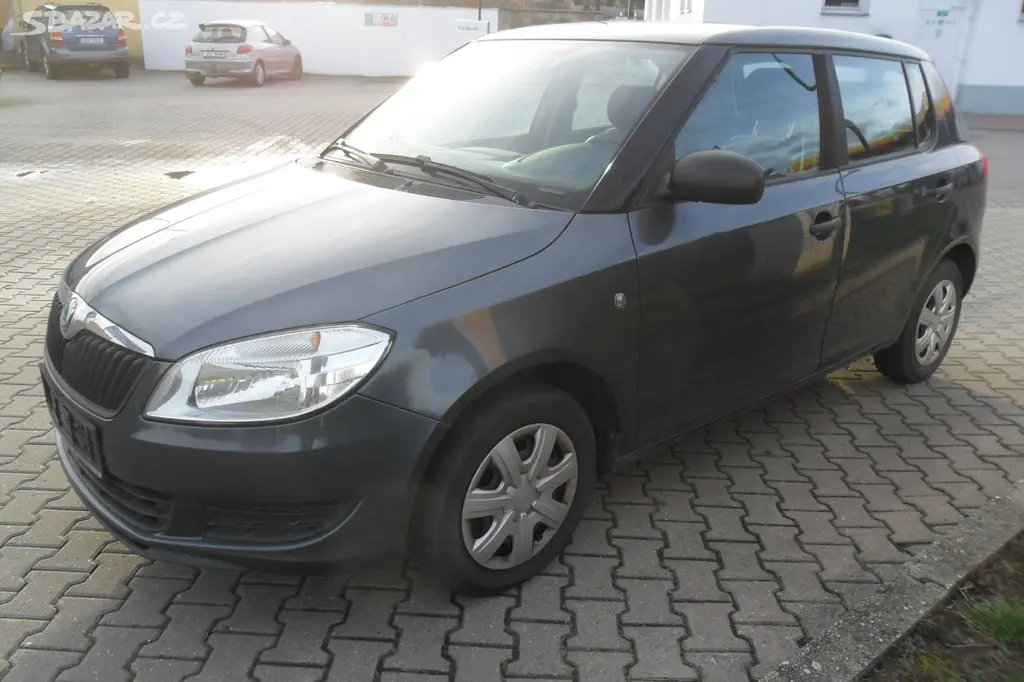 Škoda Fabia II, 1.4i/63kW, r. 2011, Servisní kniha - fotka 3