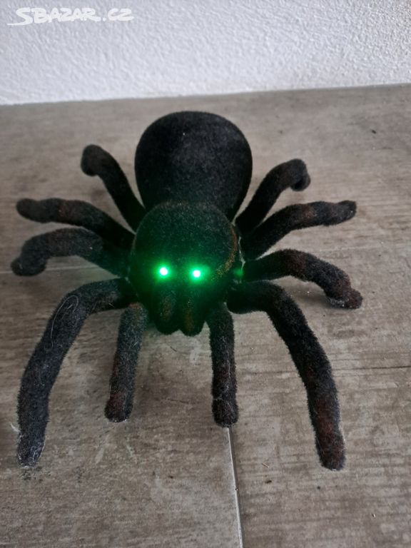 RC tarantule na dálkové ovládání