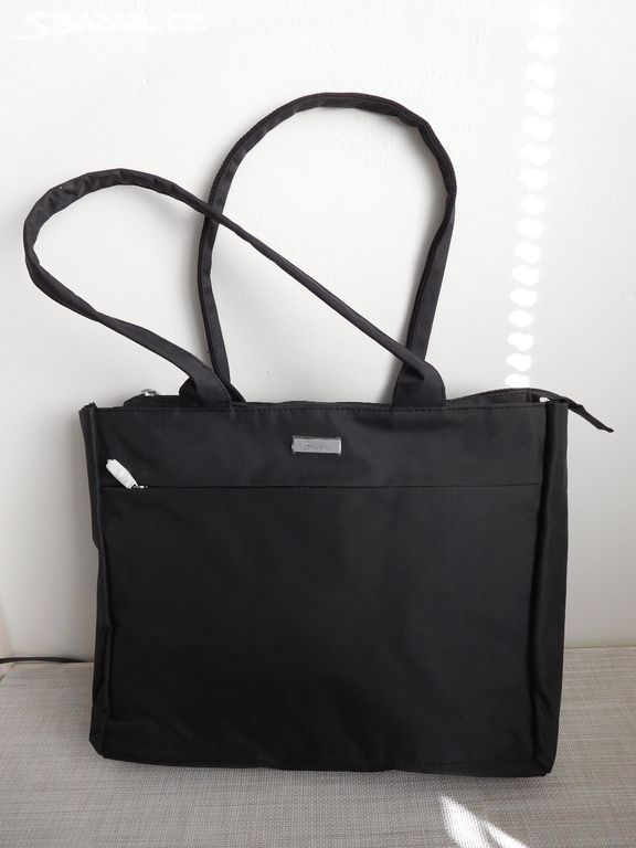 Černá kabelka (taška)