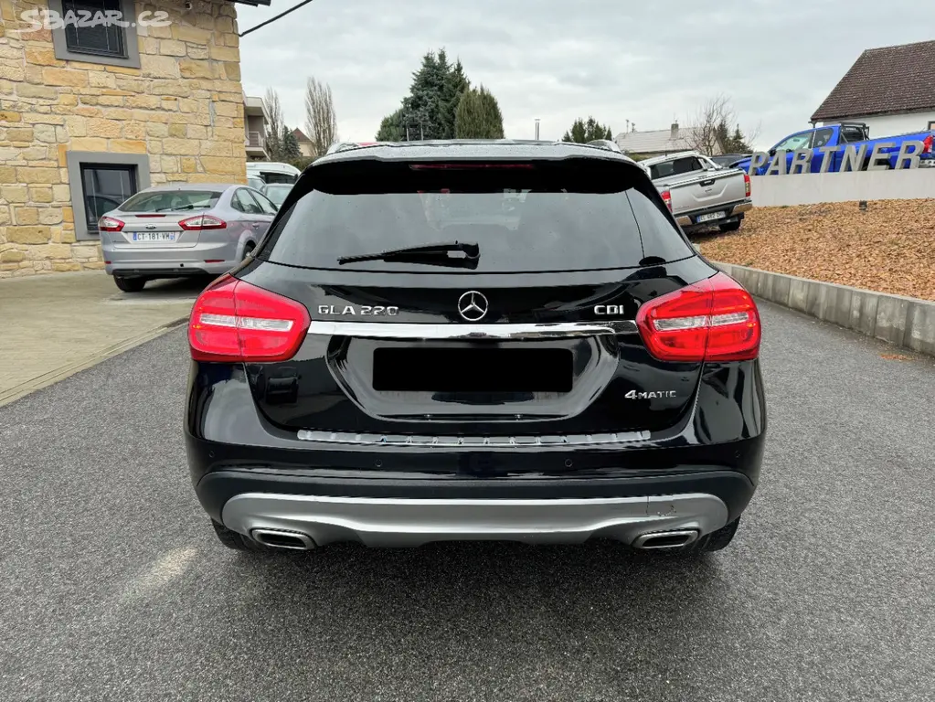 Mercedes-Benz GLA 220 CDI 4 MATIC 125 kW - fotka 5