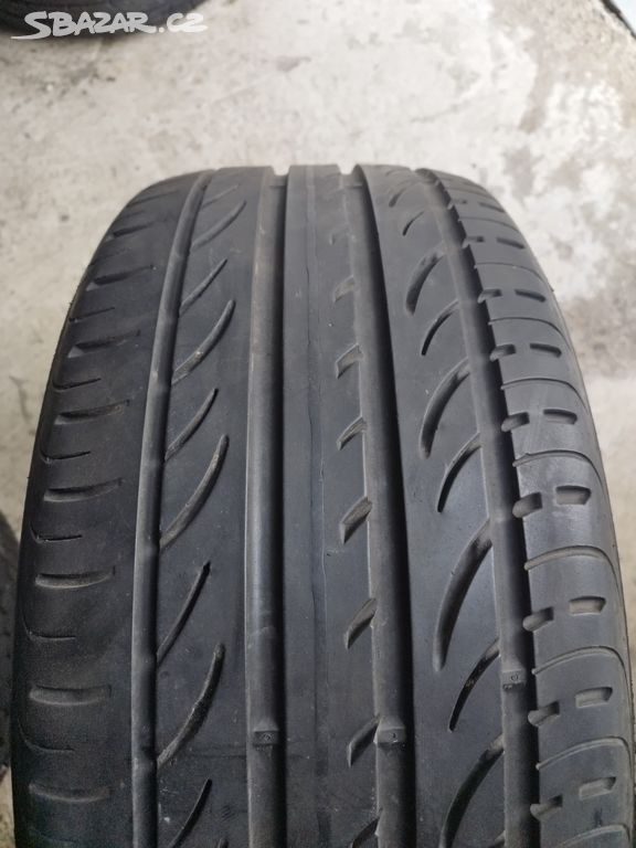 2KS PIRELLI P-Zero Nero GT 225/40 R18