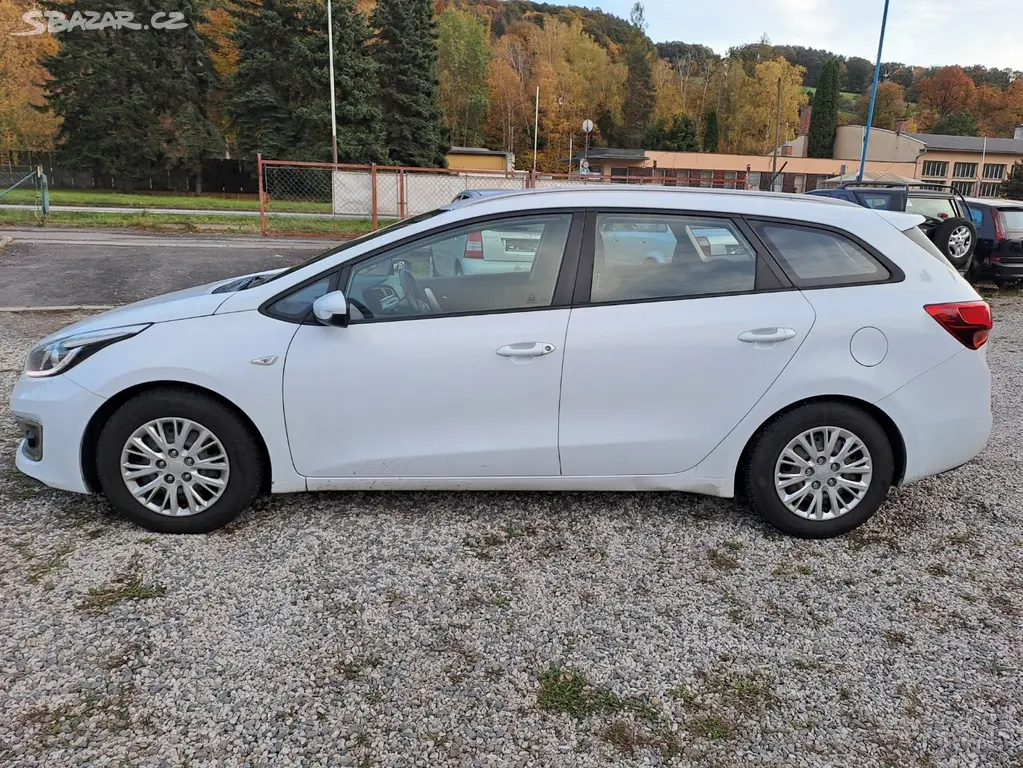 Kia Ceed 1,6 CRDI, 100 kW, SW - fotka 6