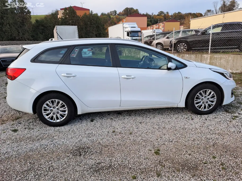 Kia Ceed 1,6 CRDI, 100 kW, SW - fotka 2