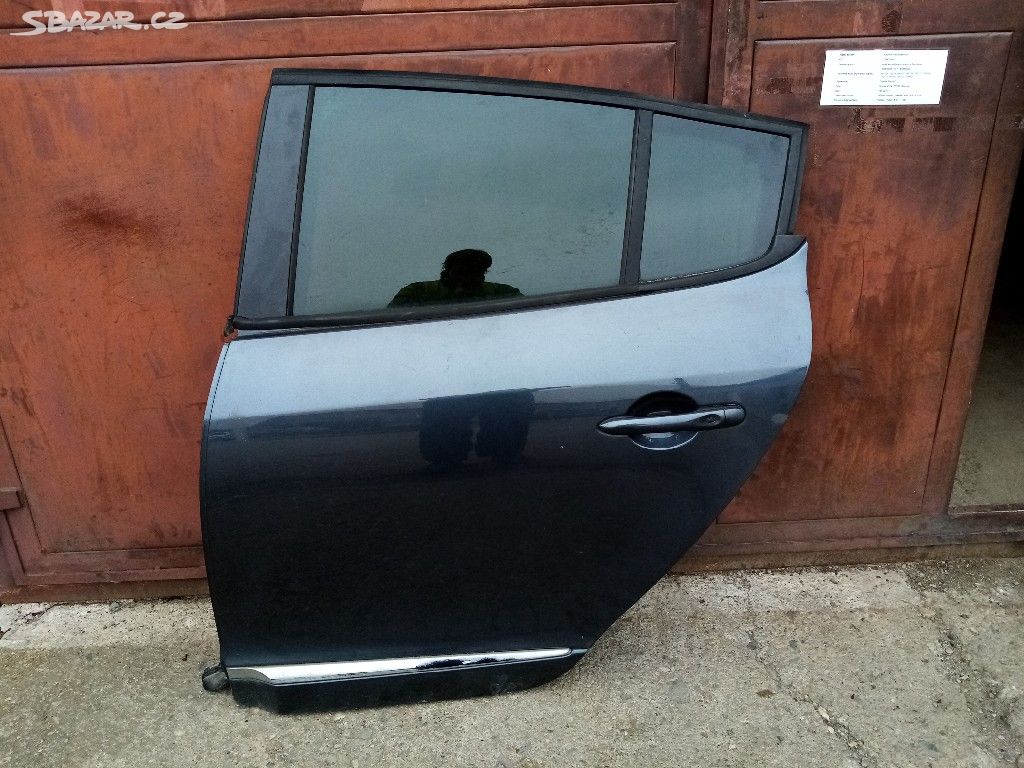 Renault Megan III - Levé zadní dveře HB
