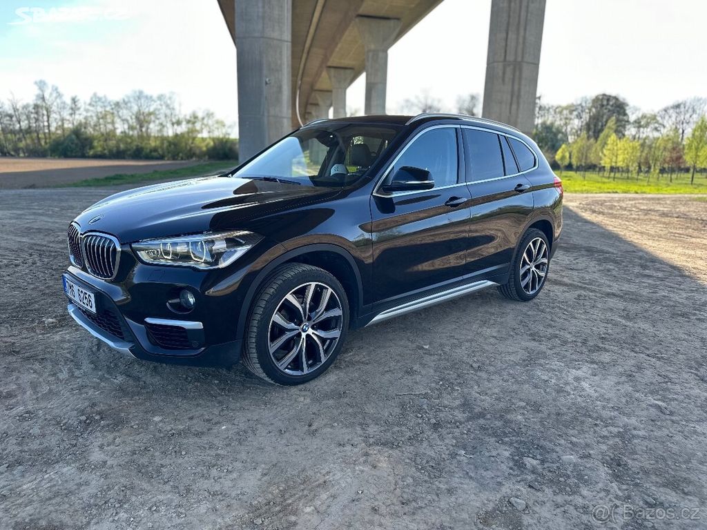 BMW X1 xDRIVE 4x4 - Plná výbava - DVD - 2018-top