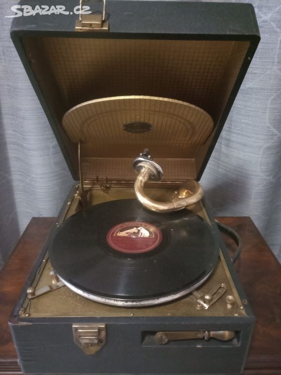 Kufříkový gramofon na kliku