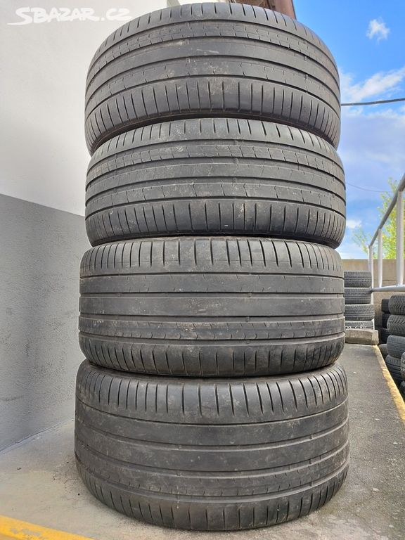 PNEU PIRELLI 275/40 R22 + 315/35 R22