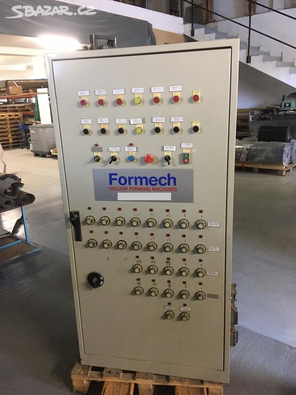Vakuový tvarovací automat FORMECH