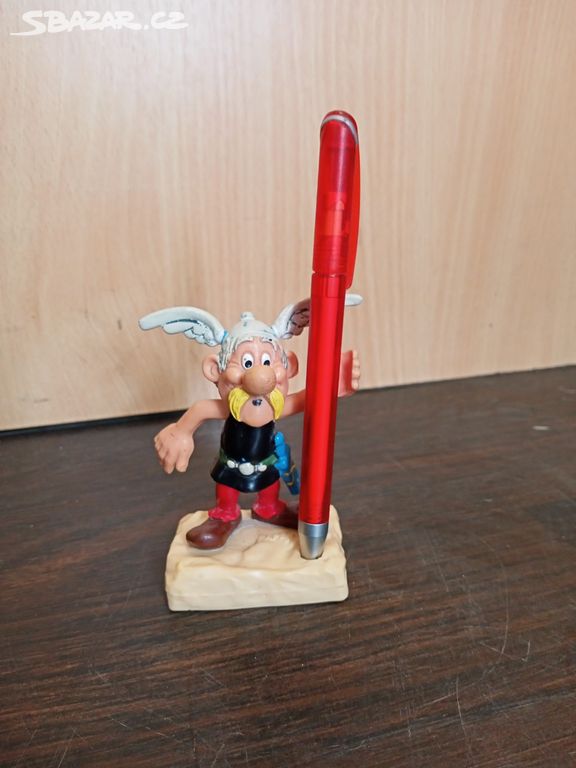 Asterix, gumová figurka, výška 10 cm