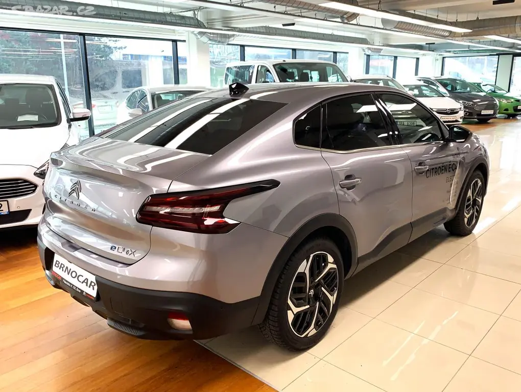 Citroën C4 X, Elektromotor 100 kW/136k Aut. - fotka 6